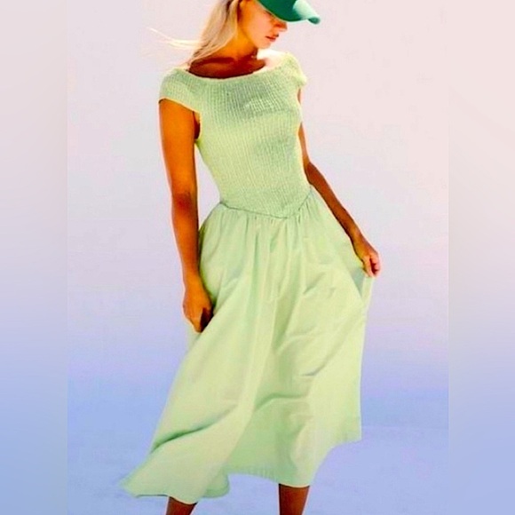 Free People Dresses & Skirts - NWT FREE PEOPLE Ceci Smocked Midi Dress in Mint Green Size Small